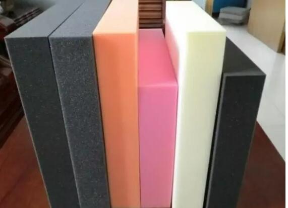 新中式家具里要怎样辨别家具中海绵的好坏?